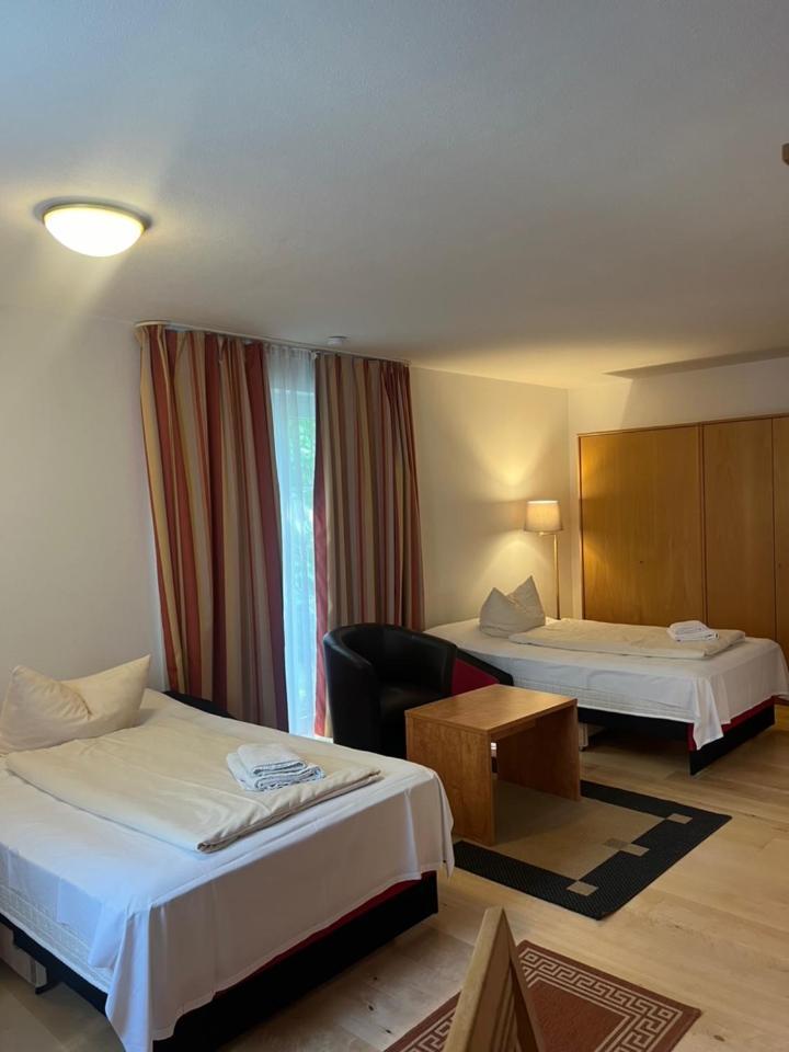 Hotelpension Zum Gockl Allershausen Zewnętrze zdjęcie