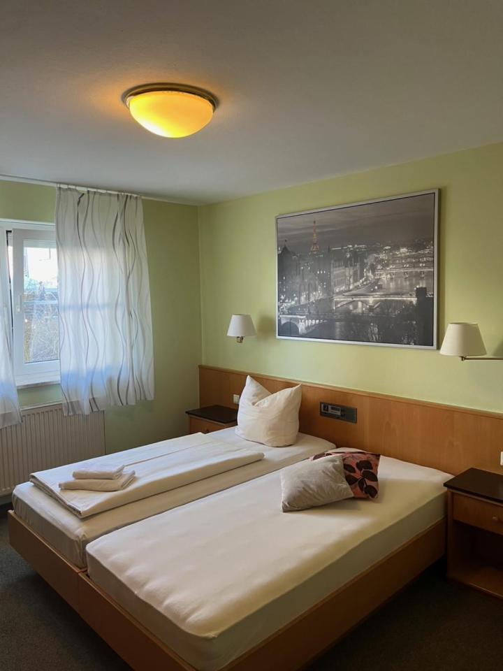 Hotelpension Zum Gockl Allershausen Zewnętrze zdjęcie