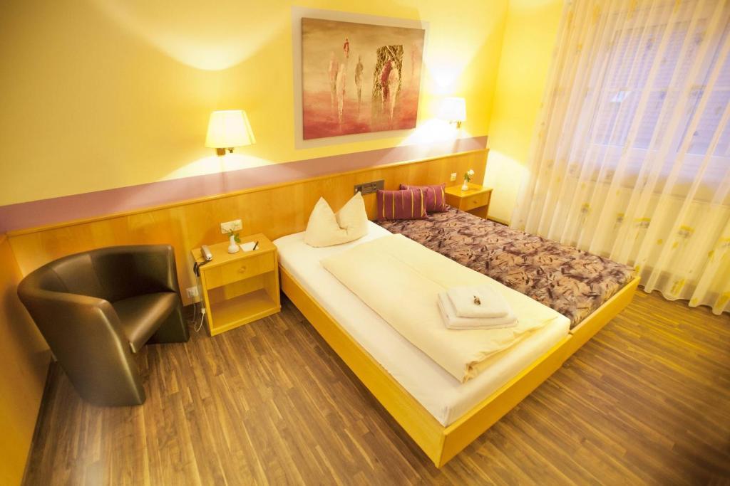 Hotelpension Zum Gockl Allershausen Pokój zdjęcie